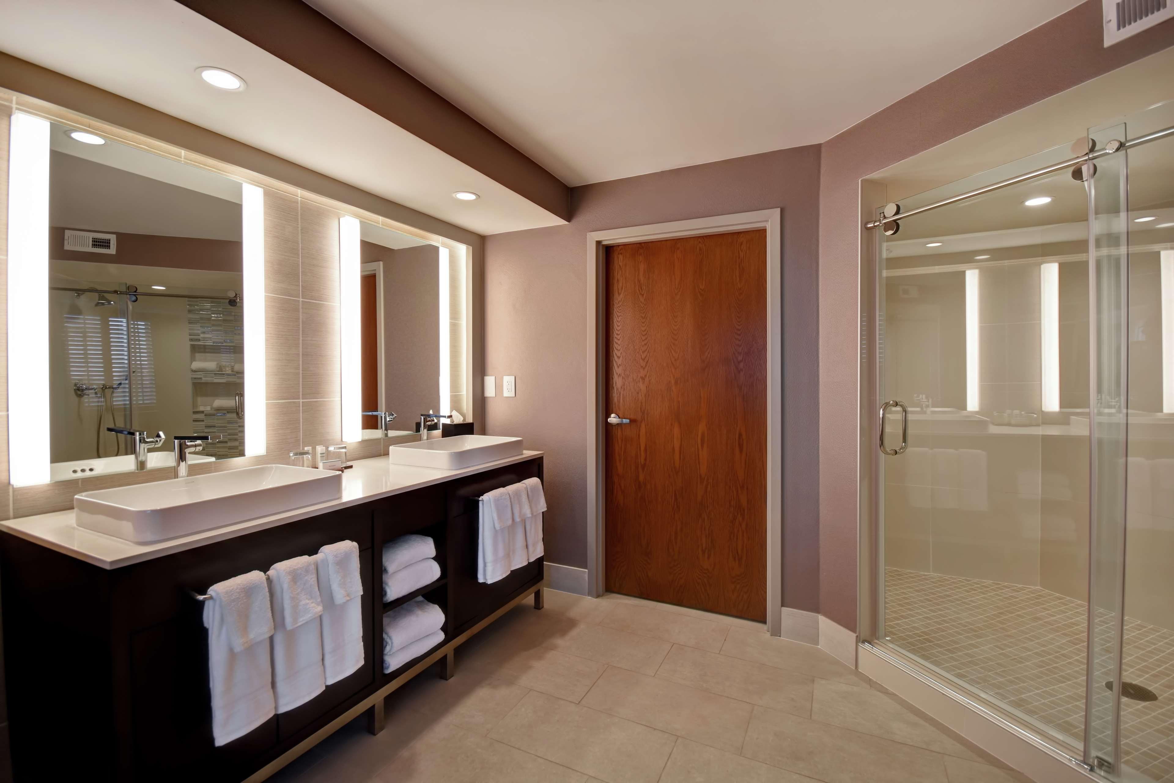 Embassy Suites By Hilton Raleigh Durham Research Triangle Cary Eksteriør billede
